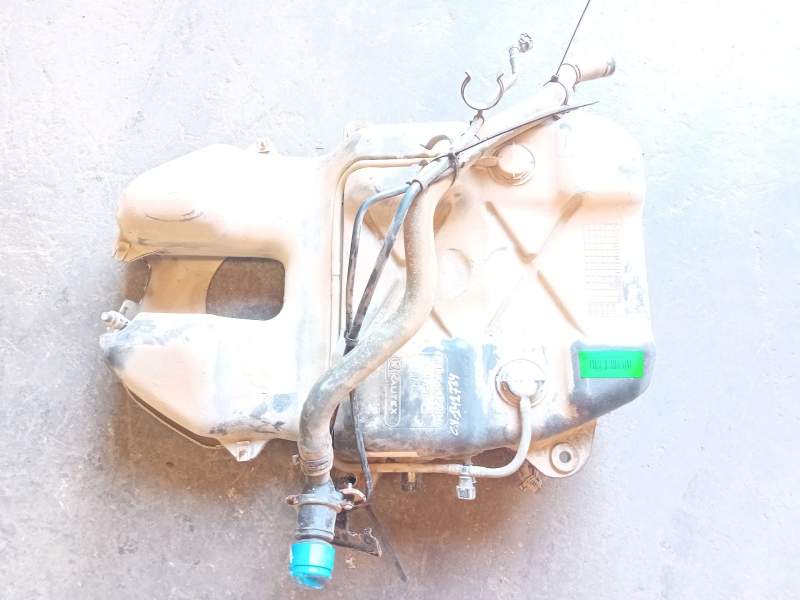 Recambio de deposito adblue para land rover discovery 5 referencia OEM IAM GH225J228A  