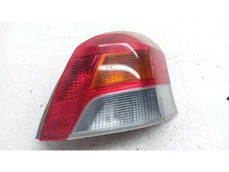 Recambio de piloto trasero derecho para toyota yaris active referencia OEM IAM 815510D250  
