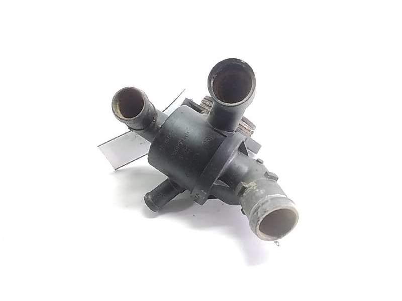 Recambio de caja termostato para volkswagen caddy ka/kb (2c) 2.0 tdi referencia OEM IAM 03L121111AE CASCO 