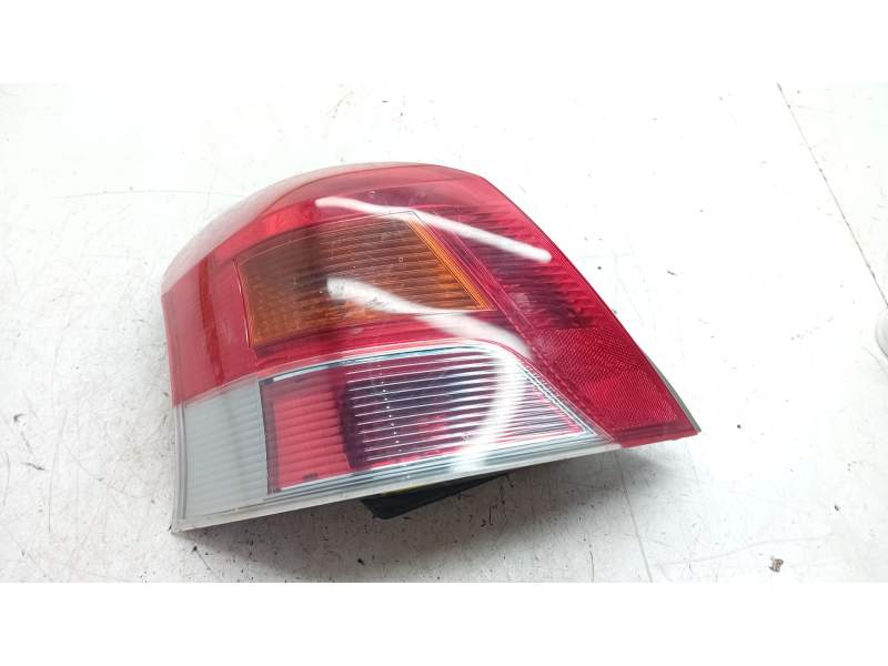 Recambio de piloto trasero izquierdo para toyota yaris active referencia OEM IAM 815610D251  