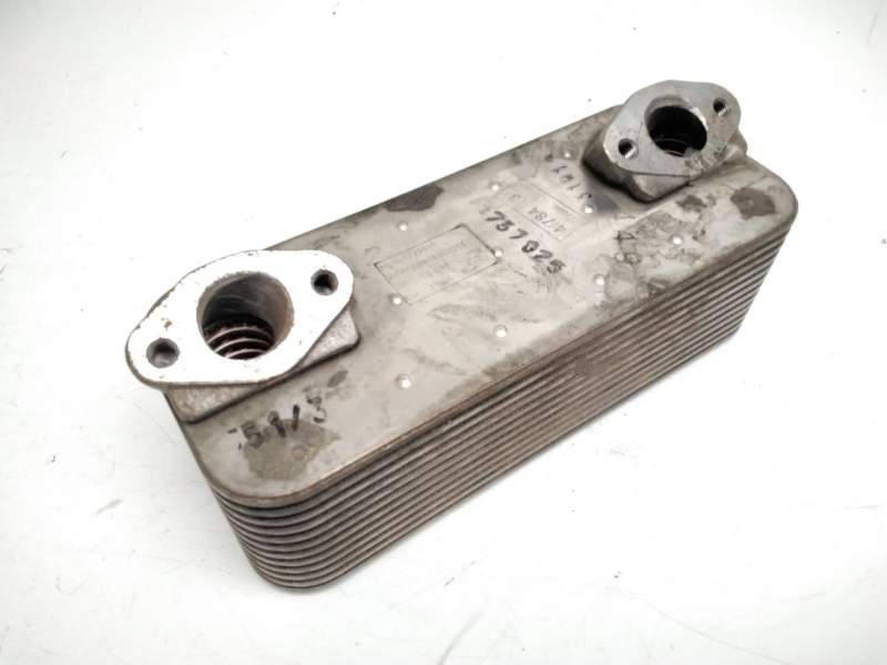 Recambio de enfriador aceite motor para mercedes-benz actros referencia OEM IAM A5411800201  