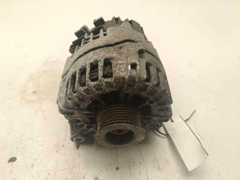 Recambio de alternador para bmw 3 (f30, f80) 330 d xdrive referencia OEM IAM 8570675  