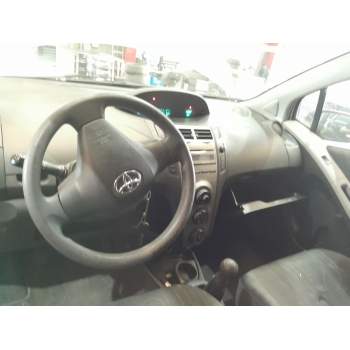 toyota yaris (_p9_) del año 2010
