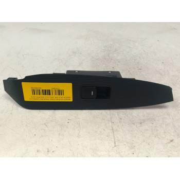 MANDO ELEVALUNAS TRASERO DERECHO KD4566380 