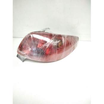 Recambio de piloto trasero derecho para peugeot 206 berlina x-line referencia OEM IAM AXO D32563  