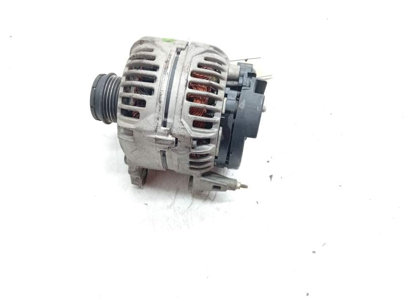 Recambio de alternador para volkswagen passat b5.5 (3b3) 1.9 tdi referencia OEM IAM 0124E15083  