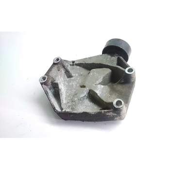 Recambio de soporte alternador para opel vectra c berlina 1.9 cdti referencia OEM IAM   
