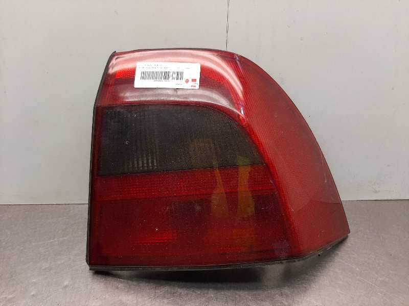 Recambio de piloto trasero derecho para opel vectra b berlina sport (1999) referencia OEM IAM 62145  