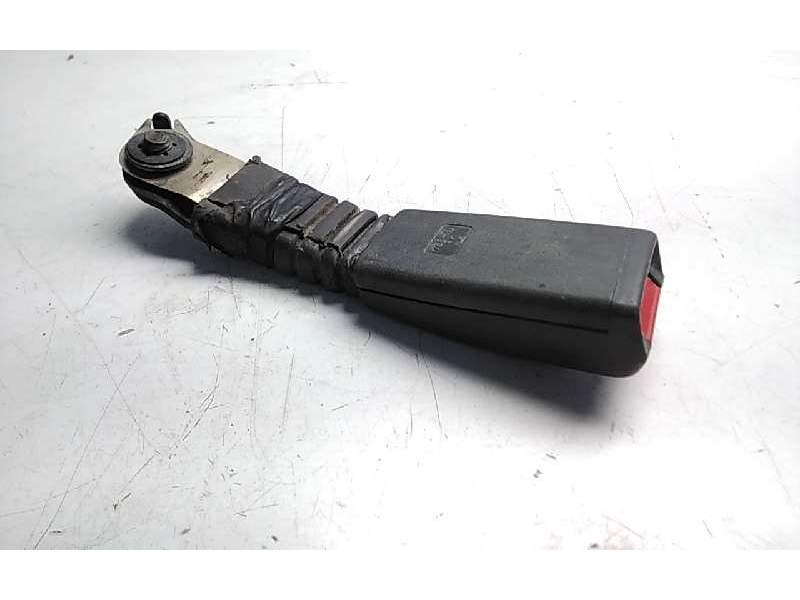 Recambio de enganche delantero izquierdo para mazda 323 berlina f/s (bj) referencia OEM IAM TK524  