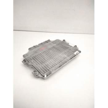 Recambio de centralita motor uce para iveco cursor at260s35y ps referencia OEM IAM 504278027 P44V8W0101 MF36A50002