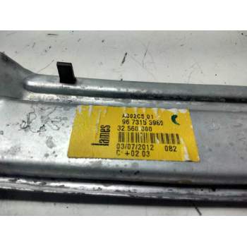 Recambio de elevalunas trasero izquierdo para peugeot 208 style referencia OEM IAM 32560000  