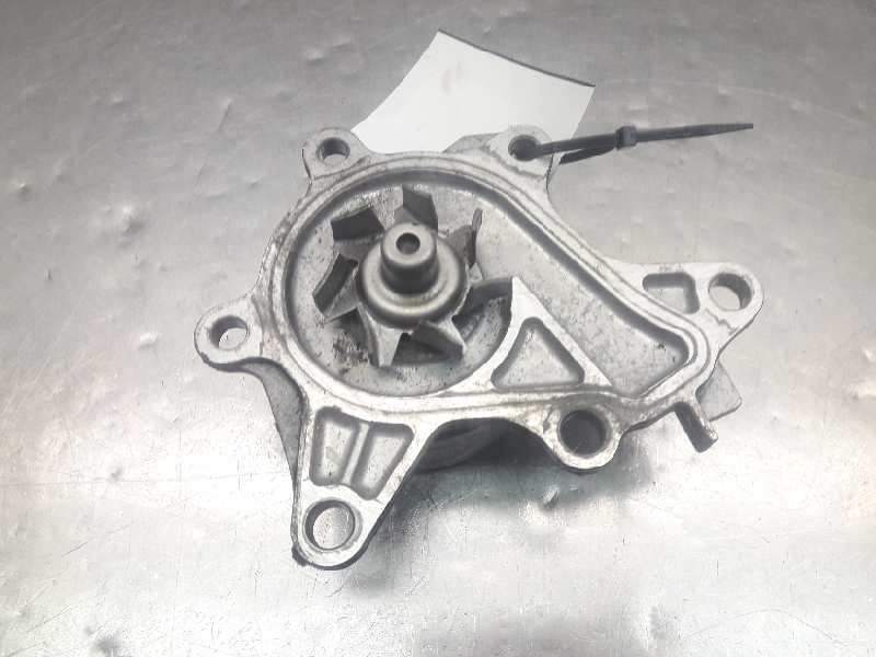 Recambio de bomba agua para toyota yaris 1.4 turbodiesel cat referencia OEM IAM  1NDVT 