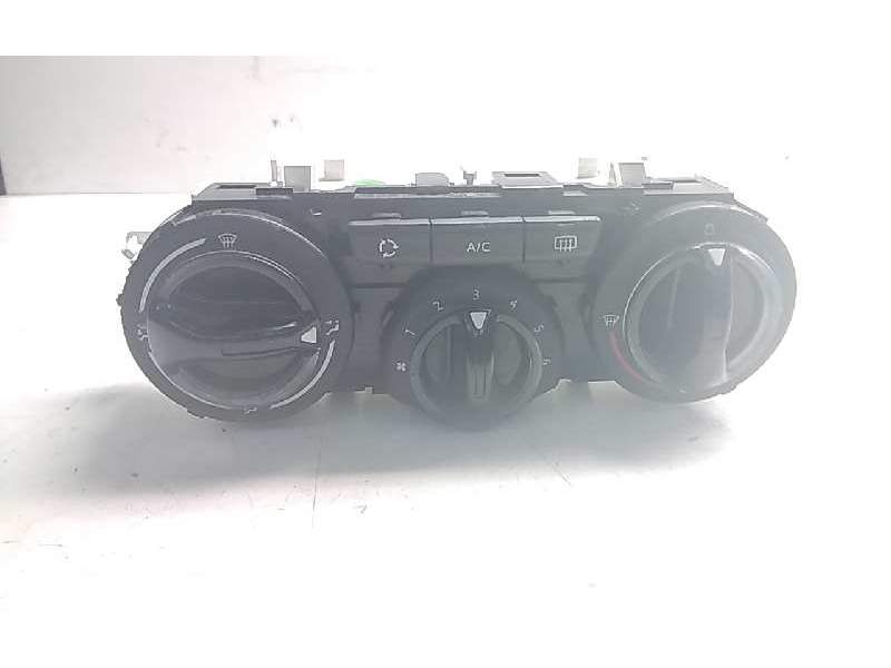 Recambio de mando calefaccion aire acondicionado para peugeot 208 style referencia OEM IAM 96722483ZD  