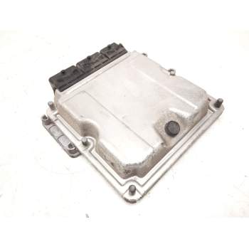Recambio de centralita motor uce para nissan interstar furgoneta (x70) dci 90 referencia OEM IAM 8200243785 0282011106 