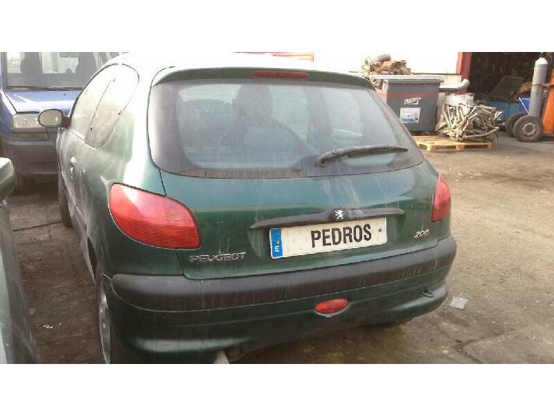 peugeot 206 berlina del año 2000