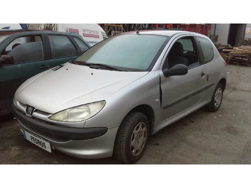 peugeot 206 berlina del año 2000
