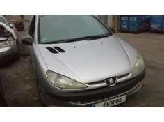 peugeot 206 berlina del año 2000 2