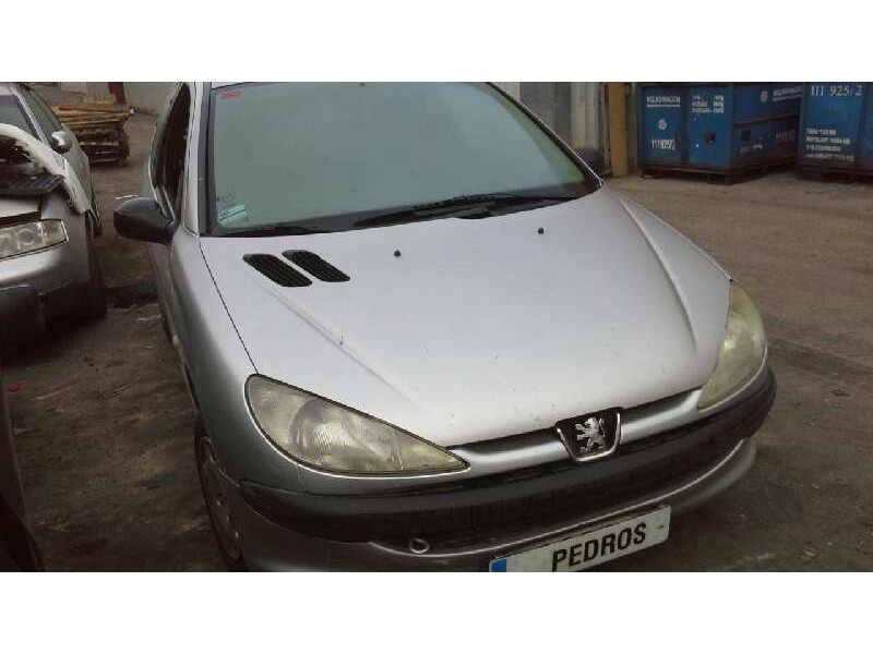 peugeot 206 berlina del año 2000
