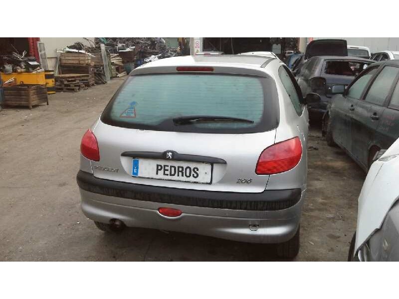 peugeot 206 berlina del año 2000