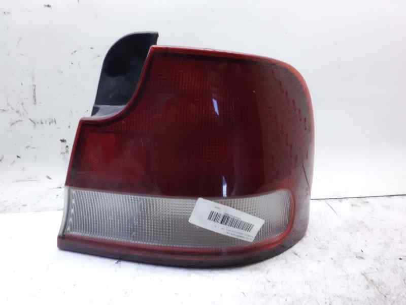 Recambio de piloto trasero derecho para hyundai lantra (j1) 1.8 16v cat referencia OEM IAM R02402205  