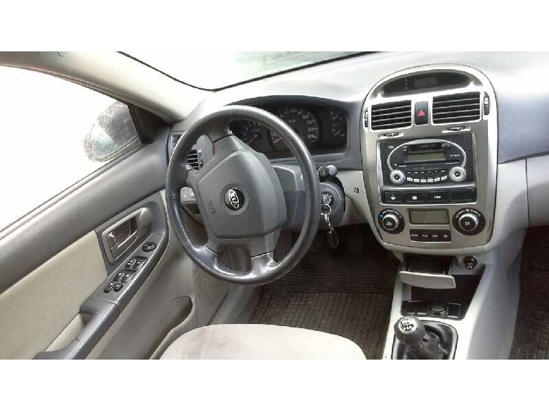 kia cerato del año 2005