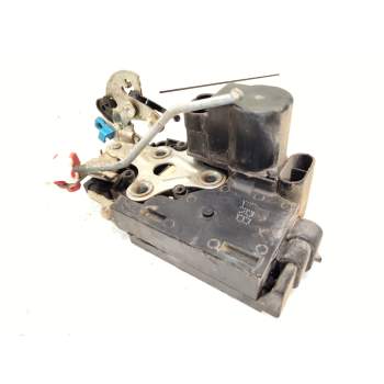 Recambio de cerradura puerta trasera izquierda para ssangyong rexton w / rexton 2.0 xdi referencia OEM IAM 7131008002  