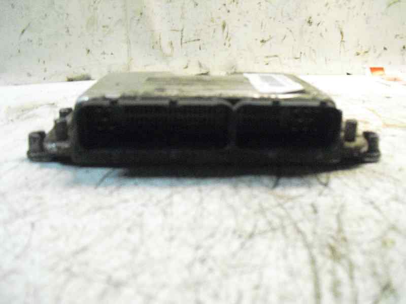 Recambio de centralita motor uce para renault megane i classic (la0) referencia OEM IAM 0281010442 8200199726 8200049306