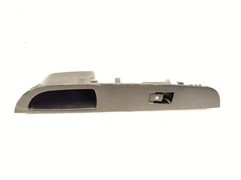 Recambio de mando elevalunas trasero derecho para ssangyong rexton w / rexton 2.0 xdi referencia OEM IAM 8584008100  