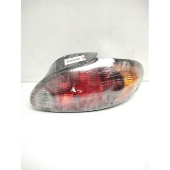 Recambio de piloto trasero derecho para hyundai lantra berlina (rd) 1.9 diesel cat referencia OEM IAM R92402295  
