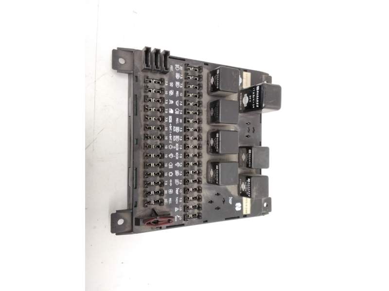 Recambio de caja fusibles para nissan atleon 210 referencia OEM IAM 24063D6402  
