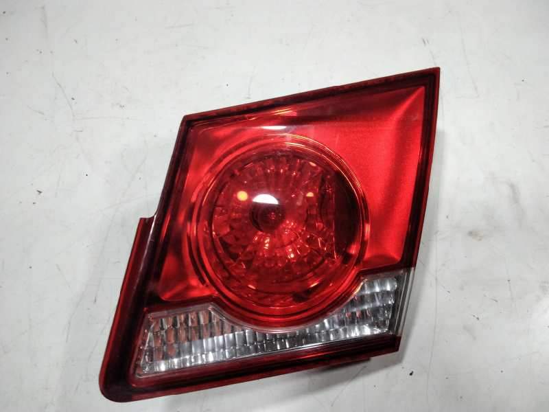 Recambio de piloto trasero derecho porton para chevrolet cruze ls referencia OEM IAM 1A28 0723 
