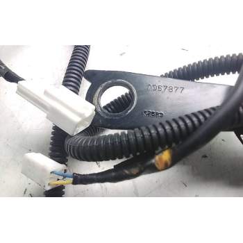 Recambio de enganche delantero derecho para toyota yaris hybrid feel referencia OEM IAM 1067877  