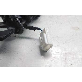 Recambio de enganche delantero izquierdo para toyota yaris hybrid feel referencia OEM IAM 1067877  