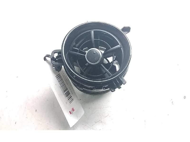 Recambio de aireador derecho para toyota yaris hybrid feel referencia OEM IAM   