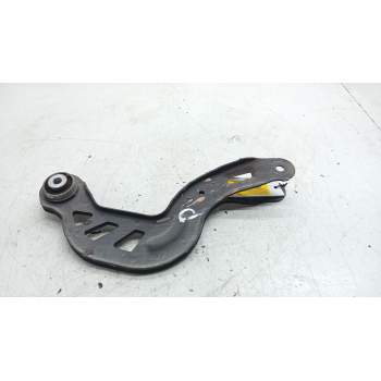 BRAZO SUSPENSION SUPERIOR TRASERO DERECHO A2463501006 