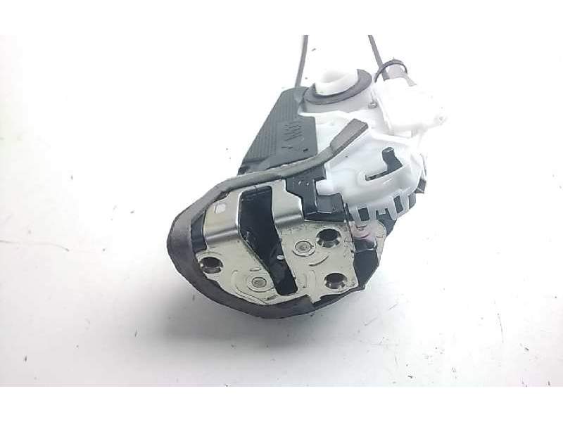 Recambio de cerradura puerta trasera izquierda para toyota yaris hybrid feel referencia OEM IAM   