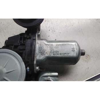 Recambio de elevalunas trasero izquierdo para toyota yaris hybrid feel referencia OEM IAM 857100D100  