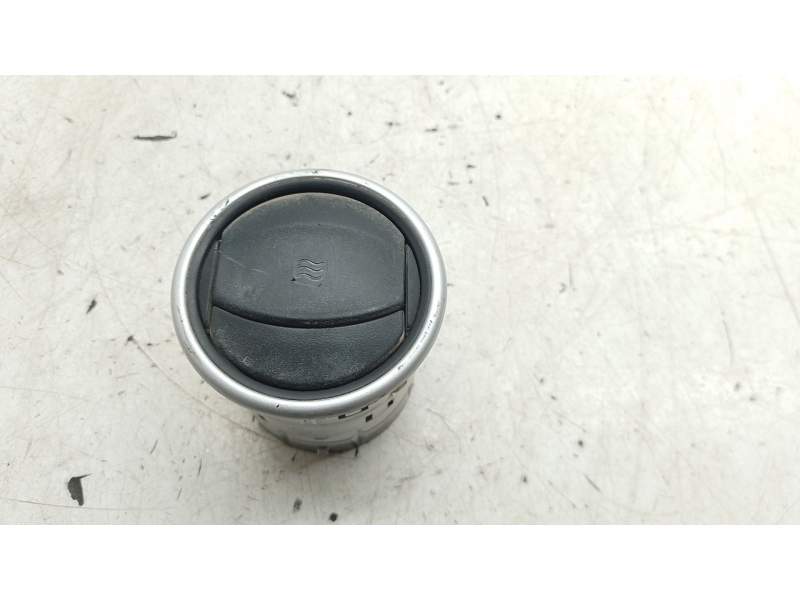Recambio de aireador central para peugeot partner tepee 1.6 bluehdi 100 referencia OEM IAM 9680899377  