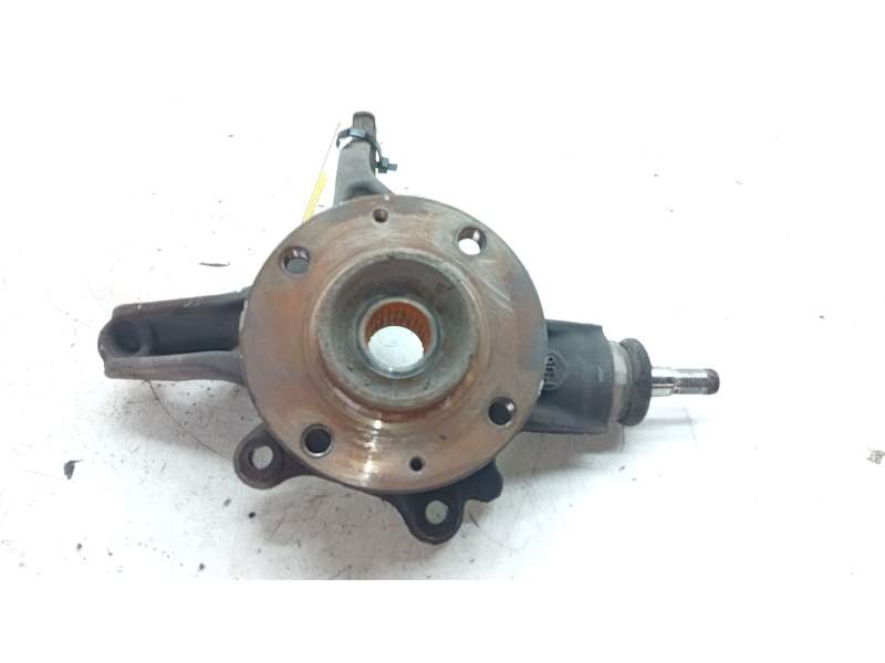 Recambio de mangueta delantera izquierda para peugeot partner tepee 1.6 bluehdi 100 referencia OEM IAM 364696  