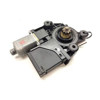 MOTOR ELEVALUNAS DELANTERO DERECHO 807300004R 