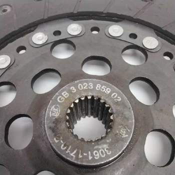 Recambio de disco embrague para volvo v40 familiar 1.9 diesel cat referencia OEM IAM GB302385902  
