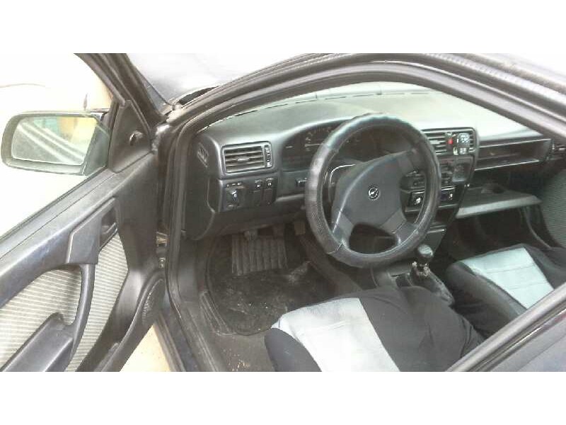 opel vectra a del año 1992