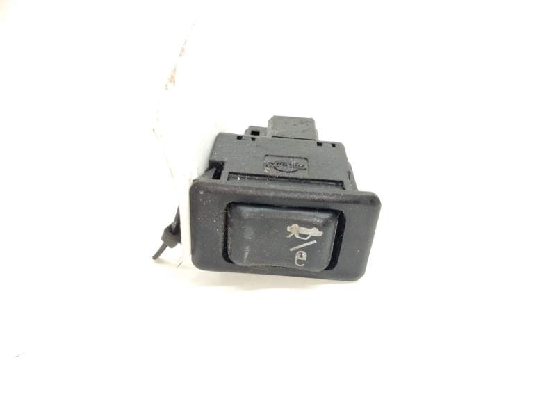 Recambio de pulsador maletero para nissan primera berlina (p11) 2.0 turbodiesel cat referencia OEM IAM   