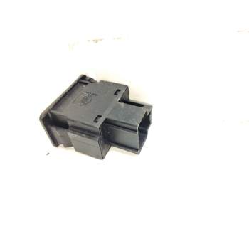 Recambio de pulsador maletero para nissan primera berlina (p11) 2.0 turbodiesel cat referencia OEM IAM   