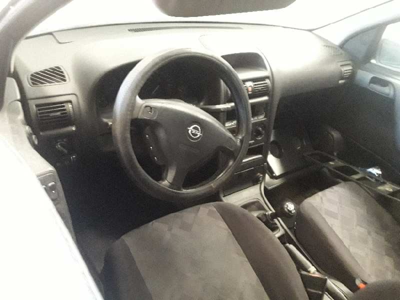 opel astra g berlina del año 1998