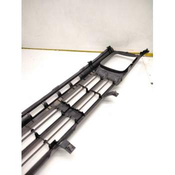 Recambio de rejilla delantera para nissan terrano i (wd21) 2.4 i 4wd referencia OEM IAM 623186G00  RECAMBIO NUEVO