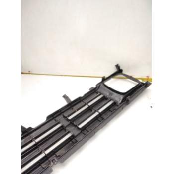 Recambio de rejilla delantera para nissan terrano i (wd21) 2.4 i 4wd referencia OEM IAM 623186G00  RECAMBIO NUEVO