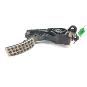 PEDAL ACELERADOR A1643000104 