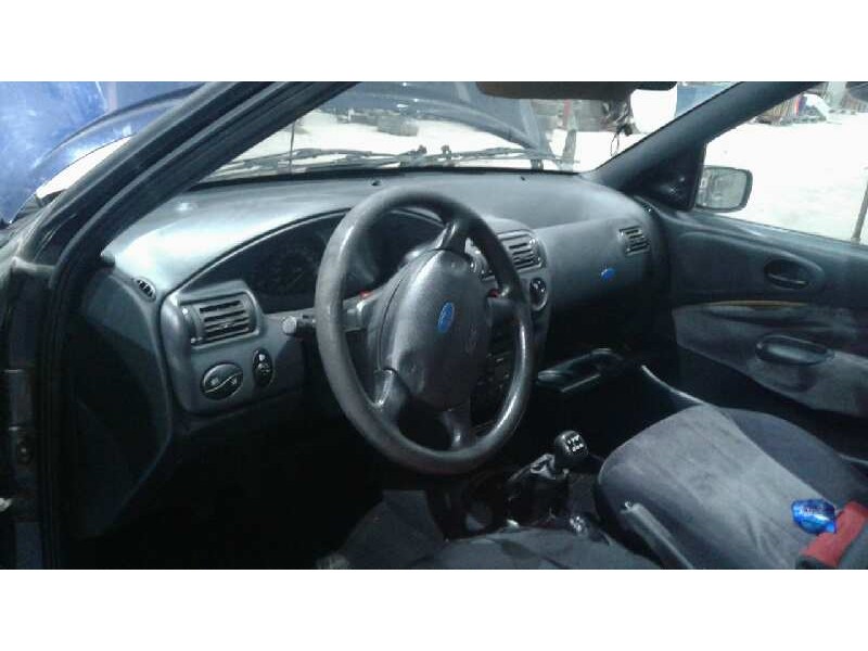 ford escort berlina/turnier del año 2000