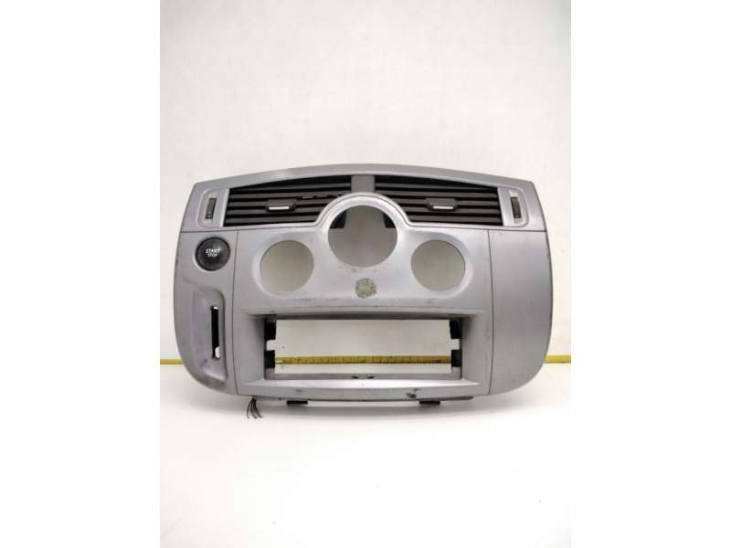 Recambio de consola central para renault scénic ii (jm0/1_) 1.9 dci referencia OEM IAM 8200140713  